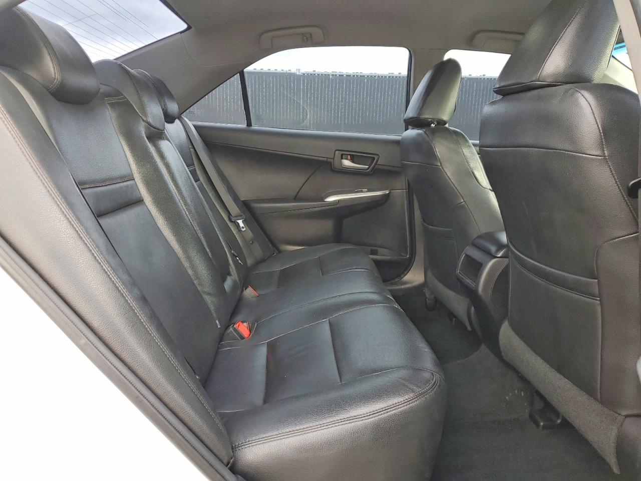 2012 TOYOTA CAMRY SE photo 19