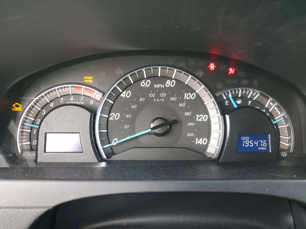 2012 TOYOTA CAMRY SE photo 17