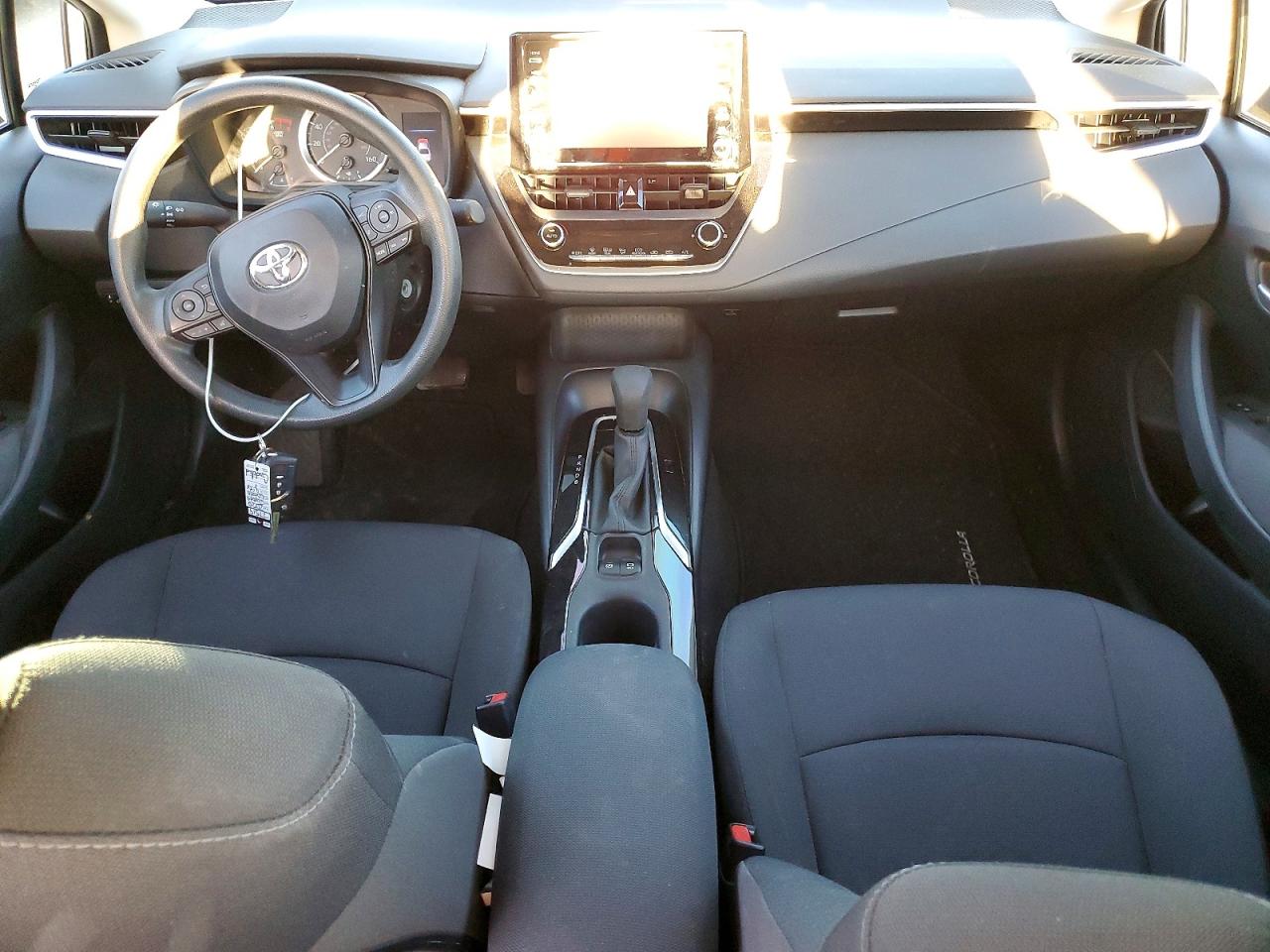 2020 TOYOTA COROLLA LE photo 8