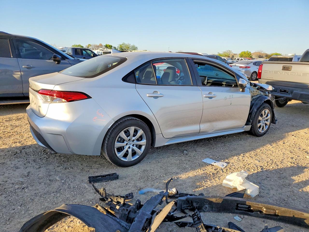 2020 TOYOTA COROLLA LE photo 3