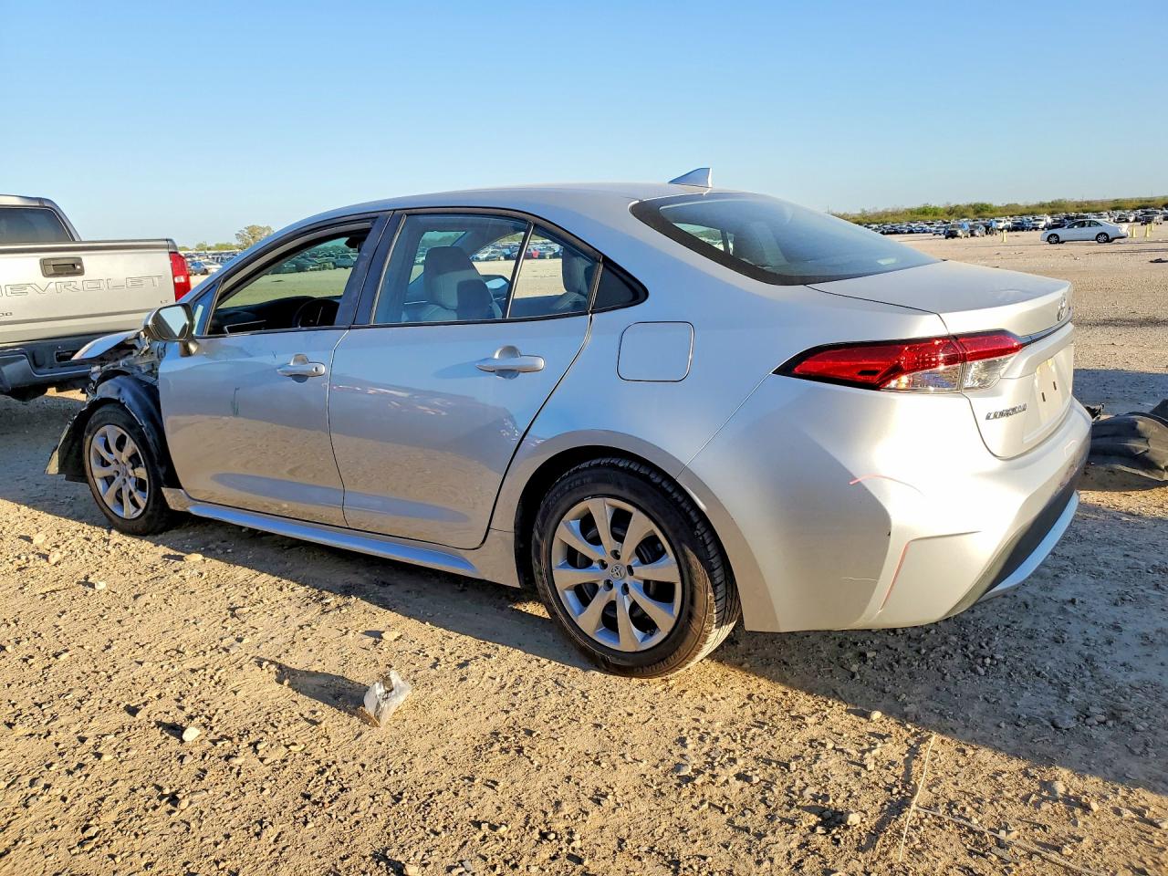 2020 TOYOTA COROLLA LE photo 2
