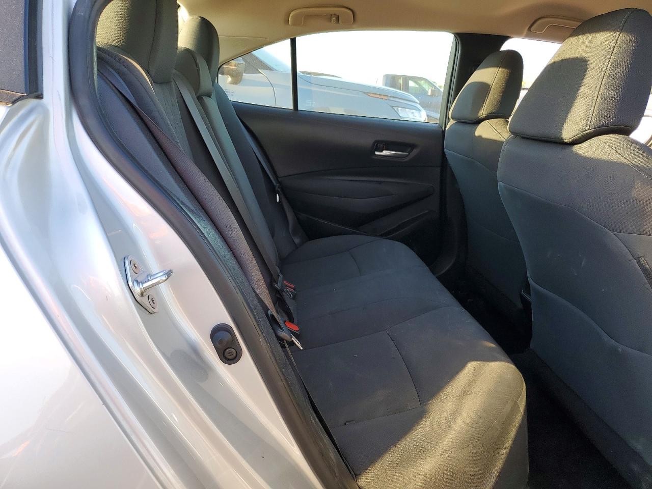 2020 TOYOTA COROLLA LE photo 10