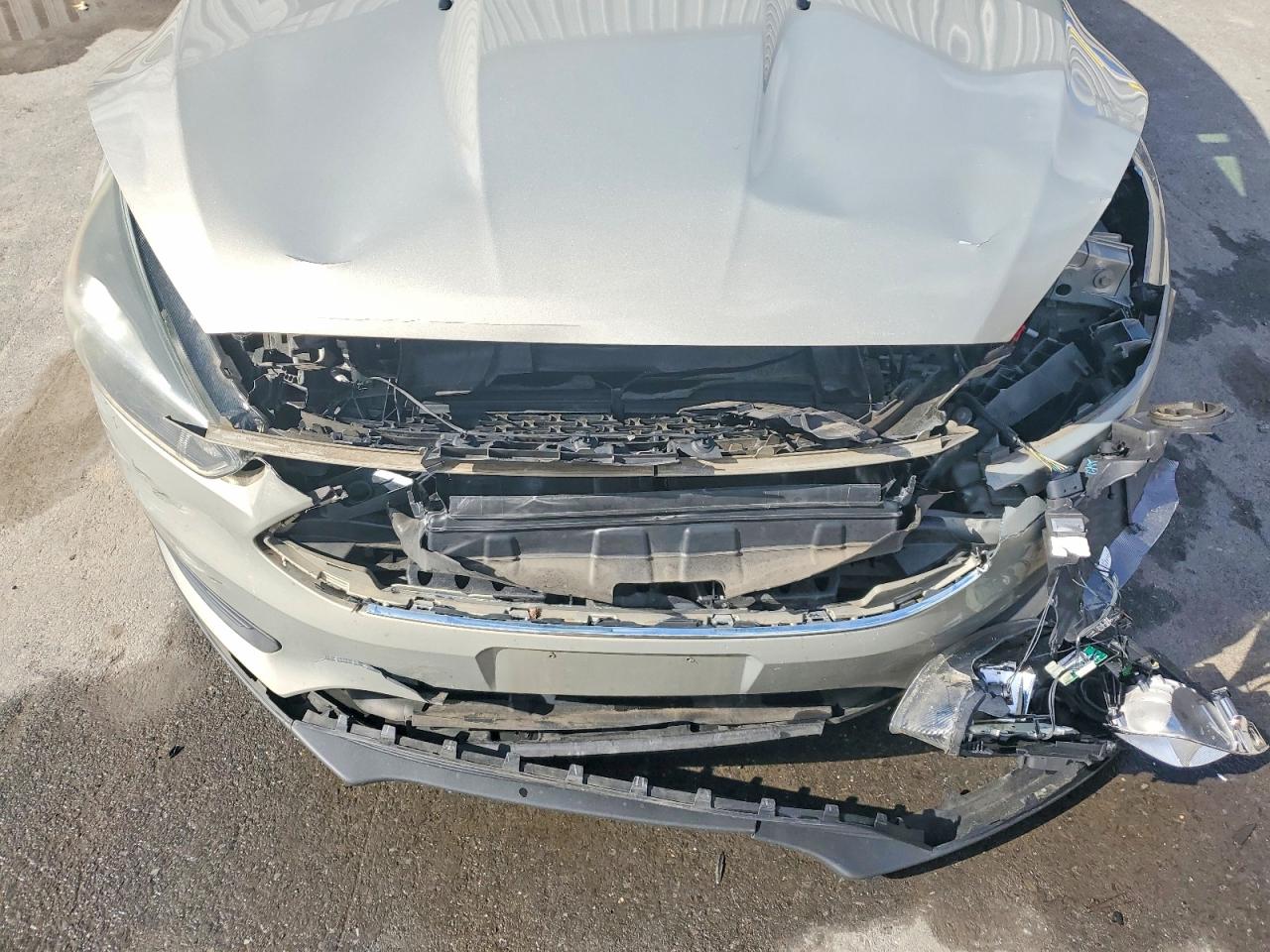 2015 FORD FOCUS SE photo 11