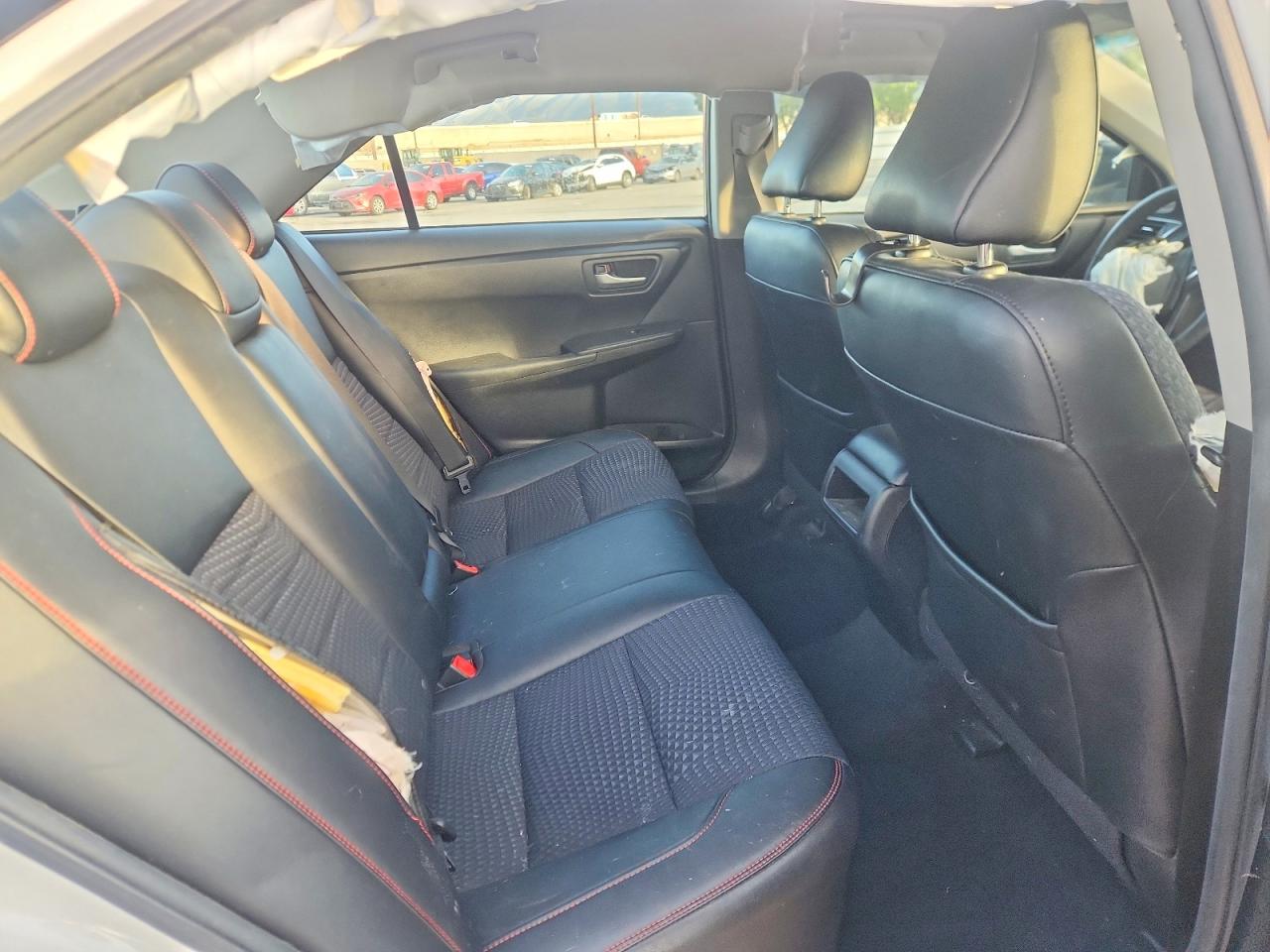 2015 TOYOTA CAMRY SE photo 10
