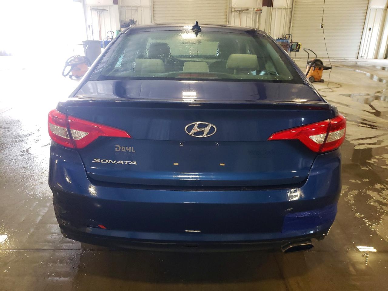2017 HYUNDAI SONATA BASE photo 16
