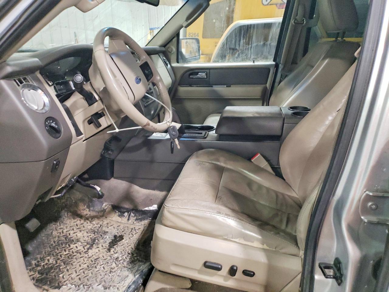 2010 FORD EXPEDITION XLT photo 19