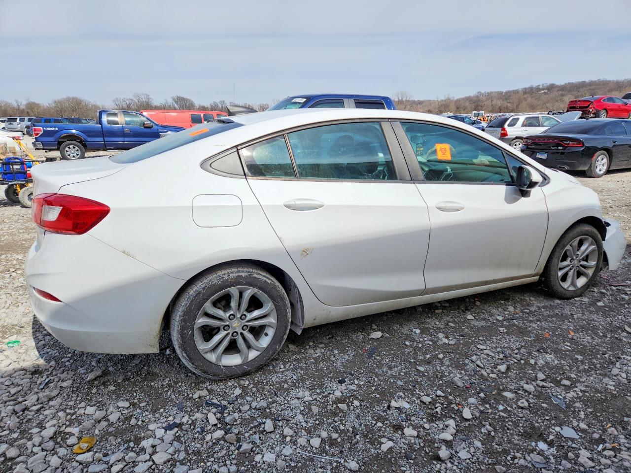 2019 CHEVROLET CRUZE LS photo 3