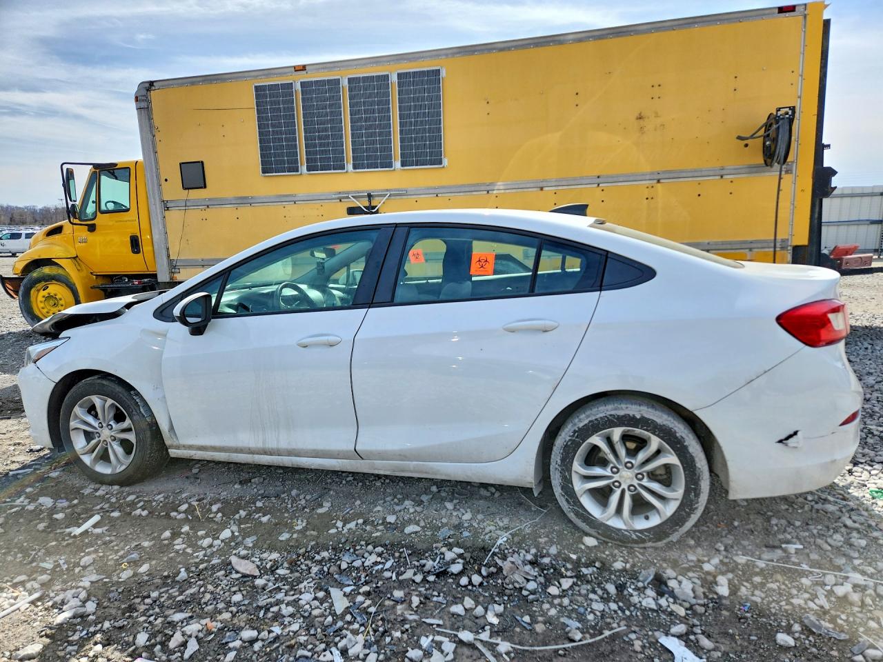 2019 CHEVROLET CRUZE LS photo 2