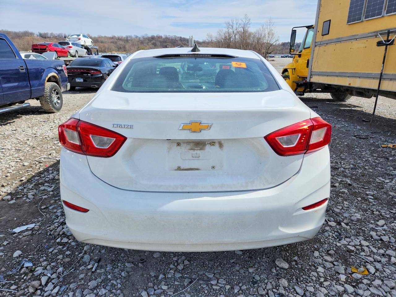 2019 CHEVROLET CRUZE LS photo 6