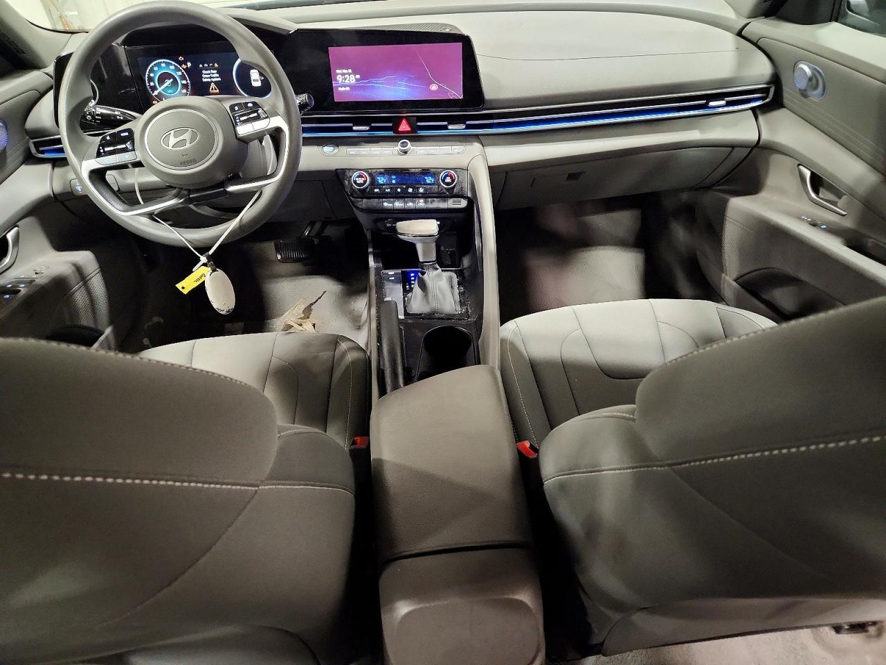 2024 HYUNDAI ELANTRA SEL photo 8