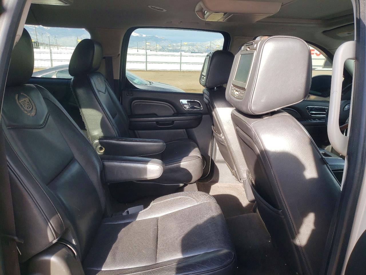 2012 CADILLAC ESCALADE ESV PLATINUM photo 11