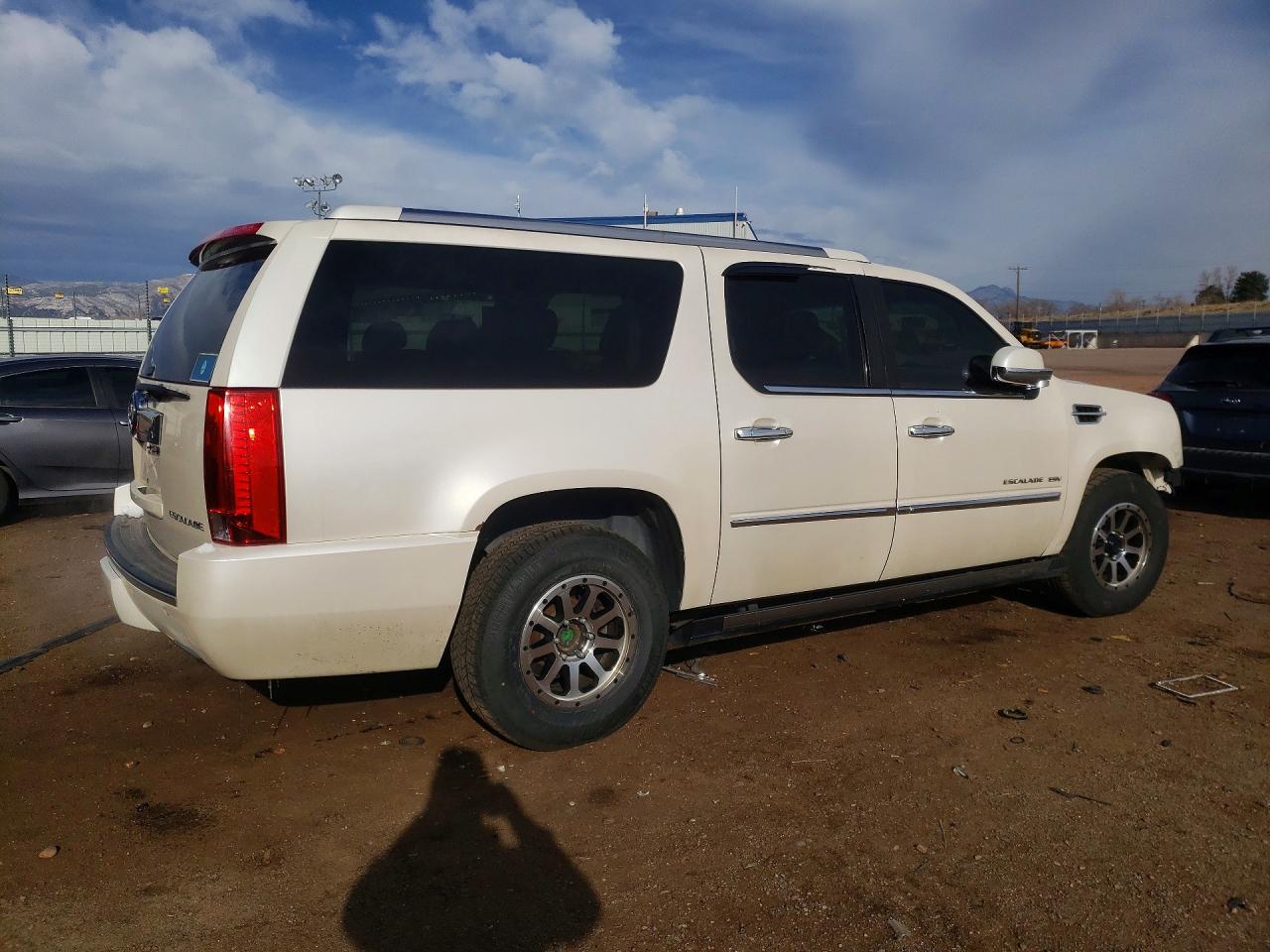 2012 CADILLAC ESCALADE ESV PLATINUM photo 3