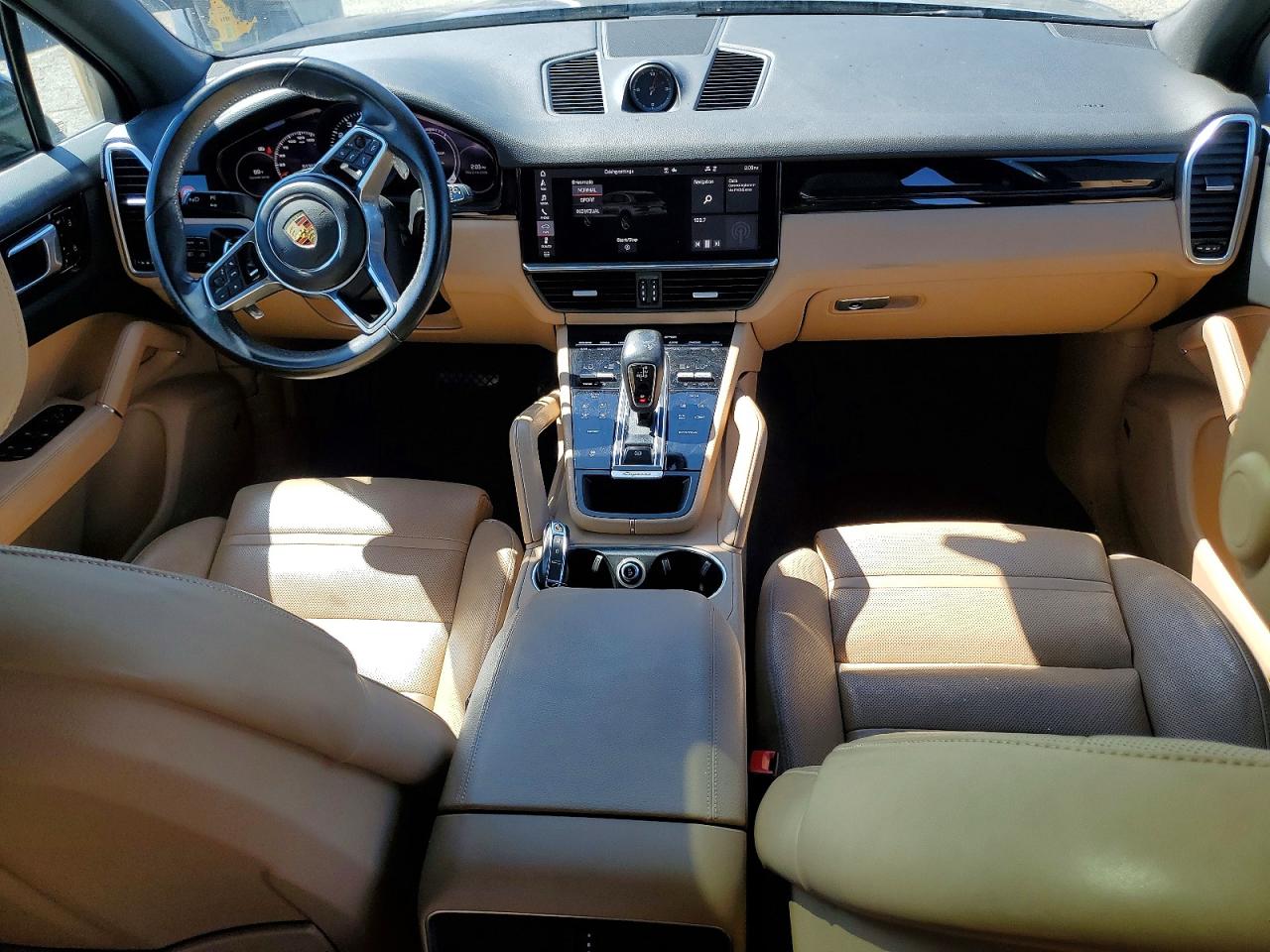 2021 PORSCHE CAYENNE photo 22