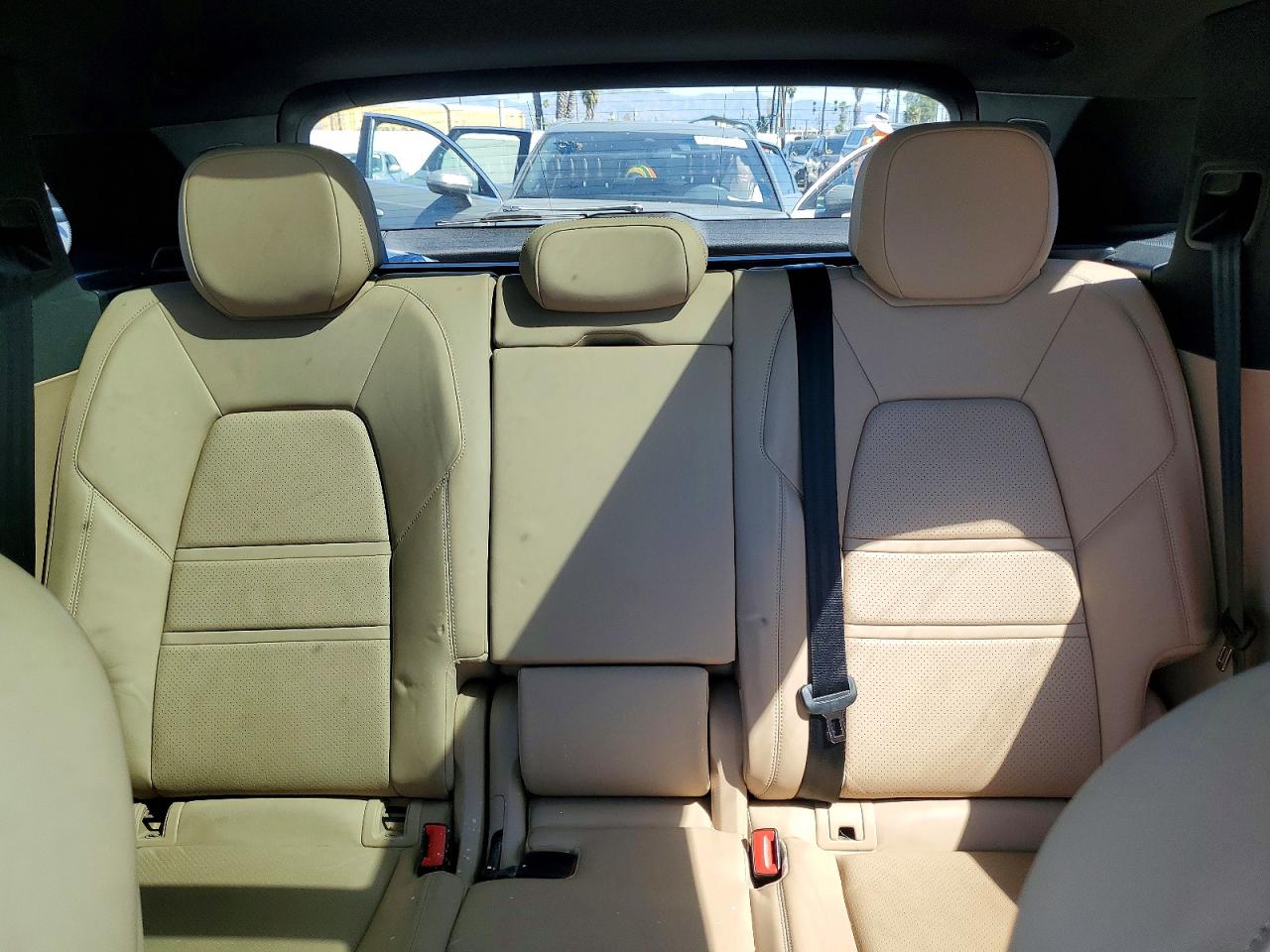 2021 PORSCHE CAYENNE photo 28