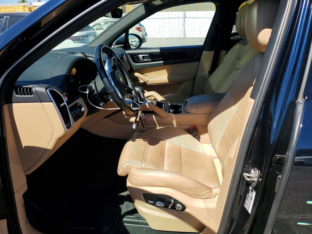 2021 PORSCHE CAYENNE photo 19