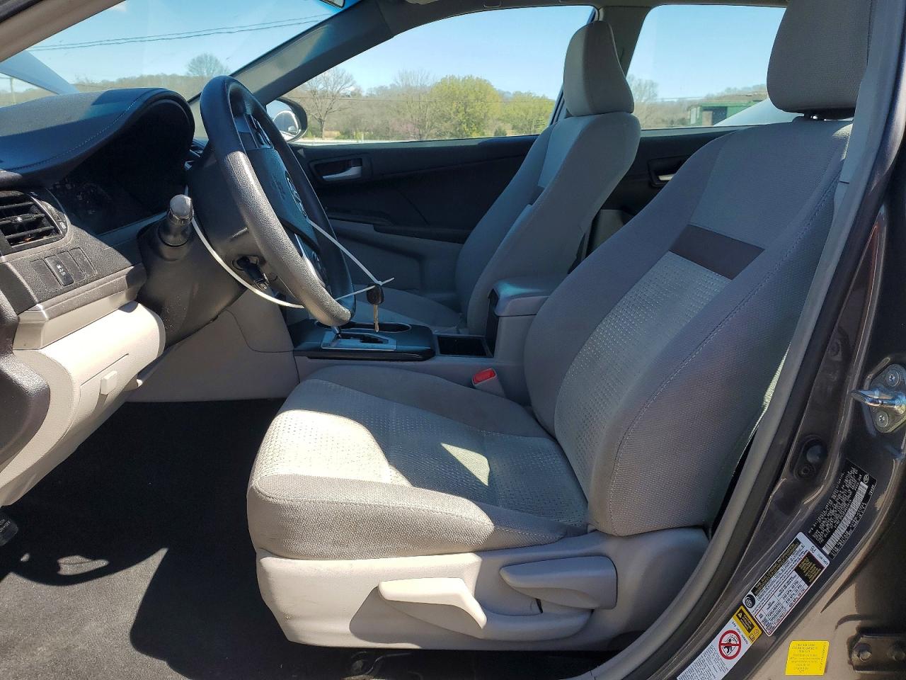 2014 TOYOTA CAMRY L photo 13