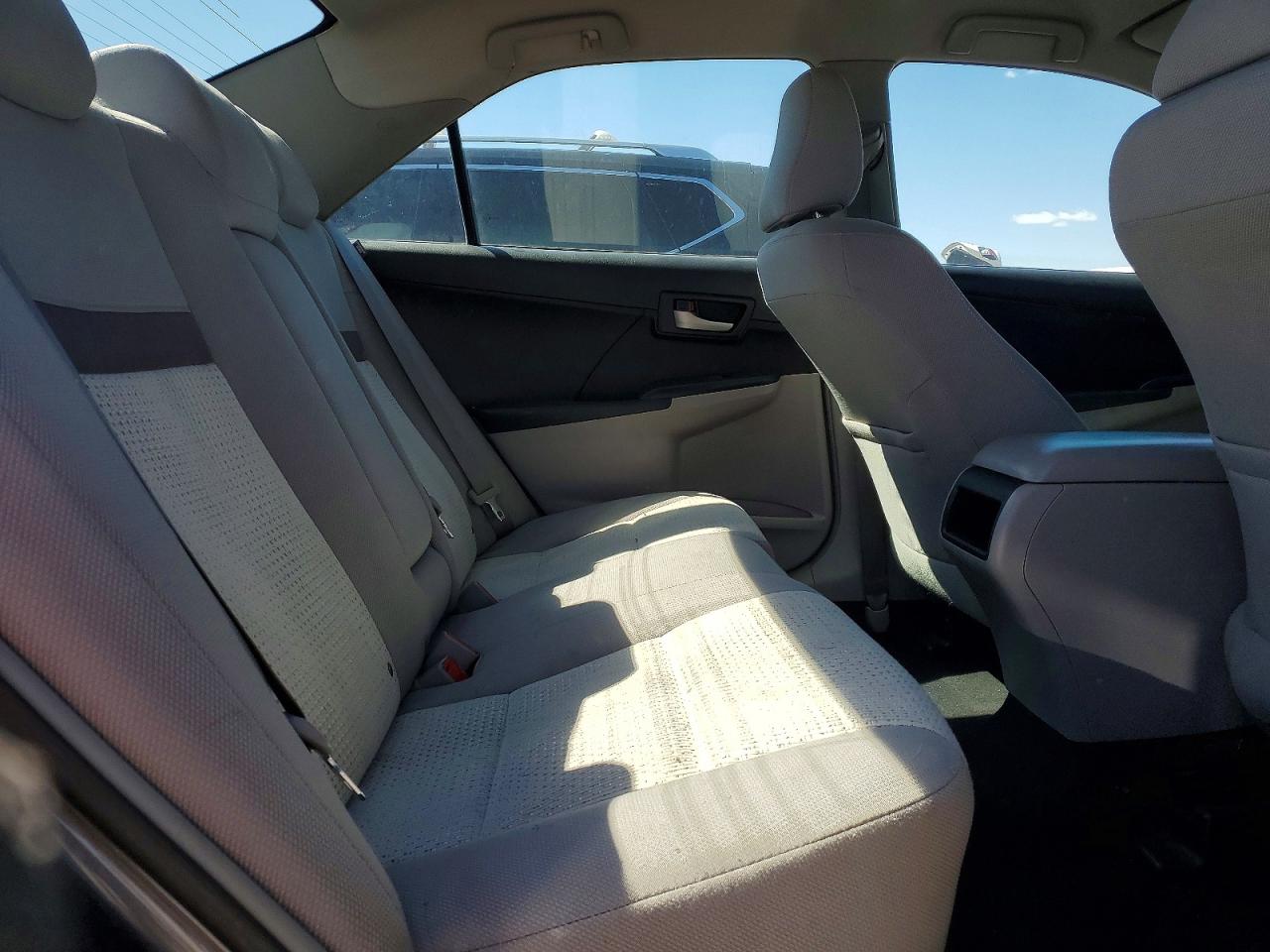 2014 TOYOTA CAMRY L photo 19