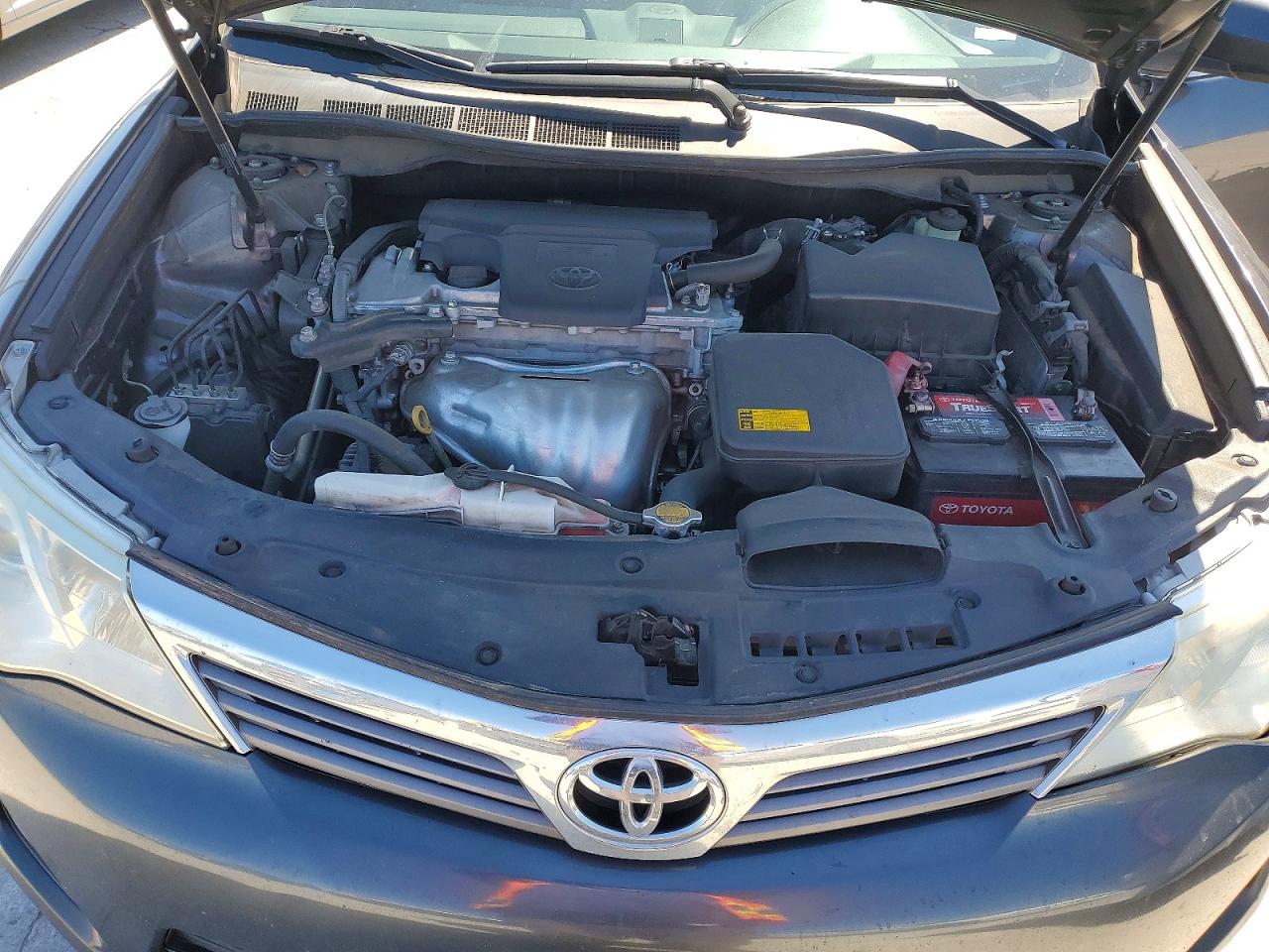 2014 TOYOTA CAMRY L photo 21