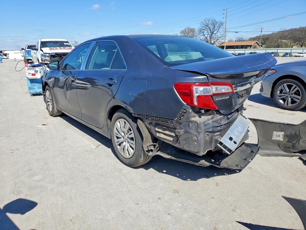 2014 TOYOTA CAMRY L photo 3