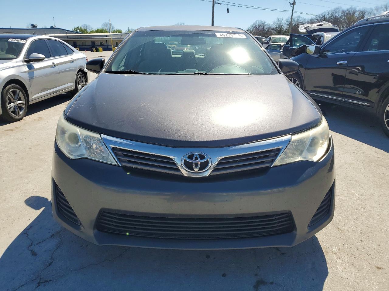 2014 TOYOTA CAMRY L photo 9