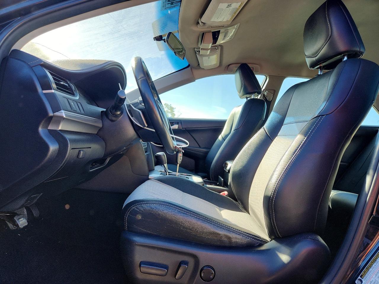 2014 TOYOTA CAMRY SE photo 7