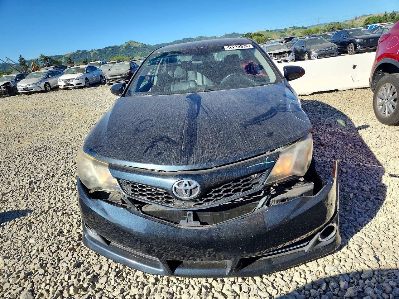 2014 TOYOTA CAMRY SE photo 5