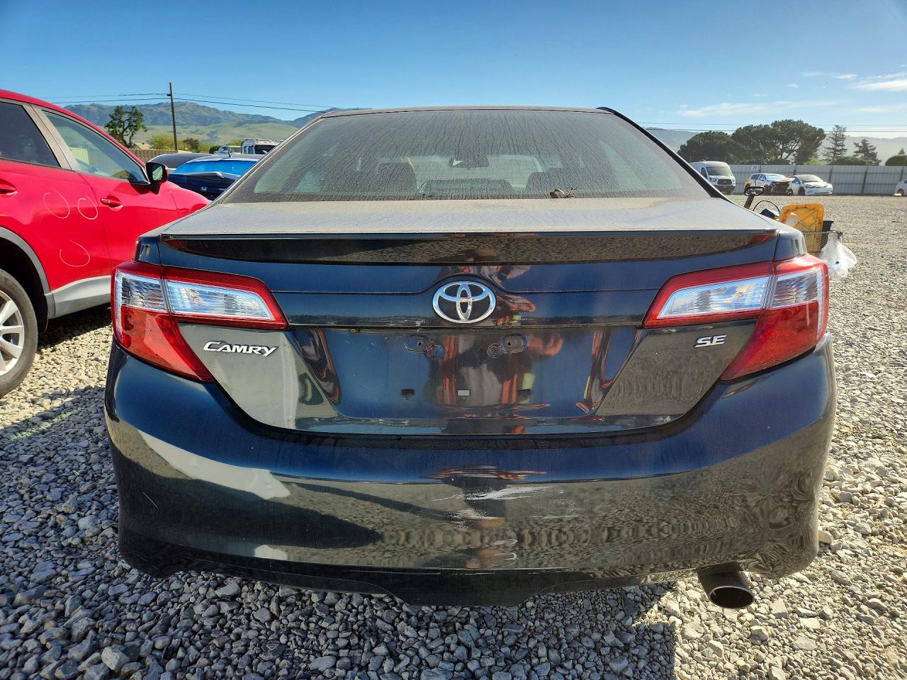 2014 TOYOTA CAMRY SE photo 6