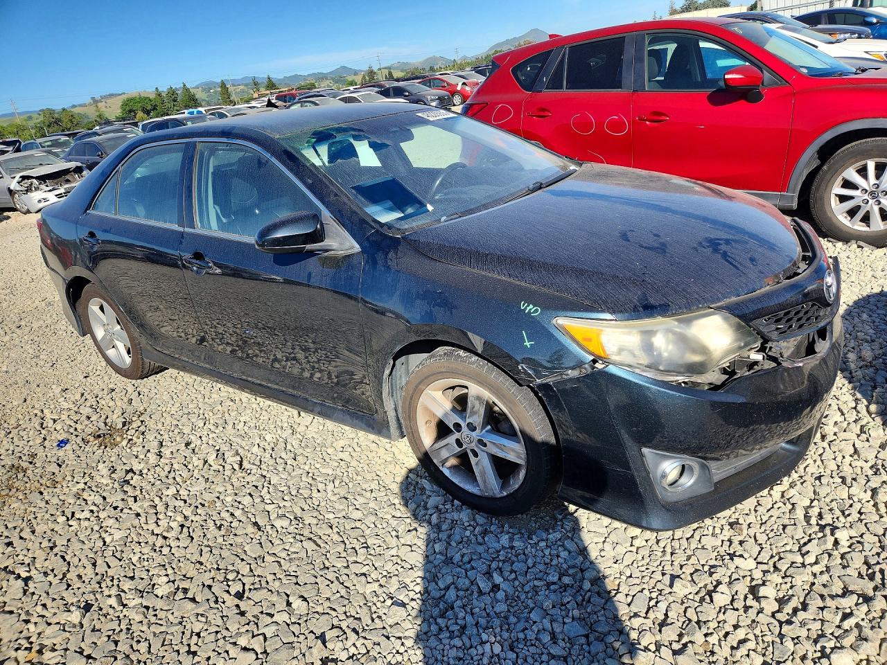 2014 TOYOTA CAMRY SE photo 4