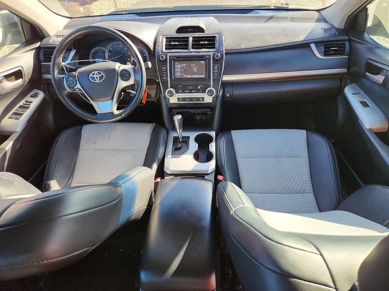 2014 TOYOTA CAMRY SE photo 8