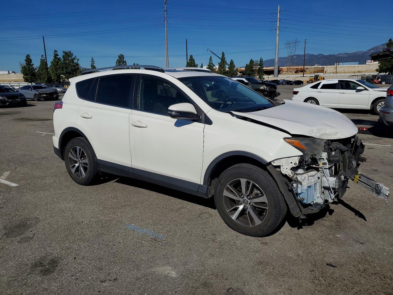 2016 TOYOTA RAV4 XLE photo 7