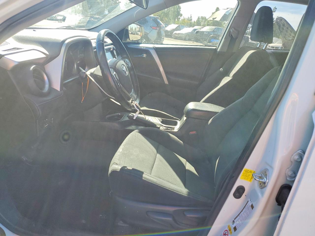 2016 TOYOTA RAV4 XLE photo 13
