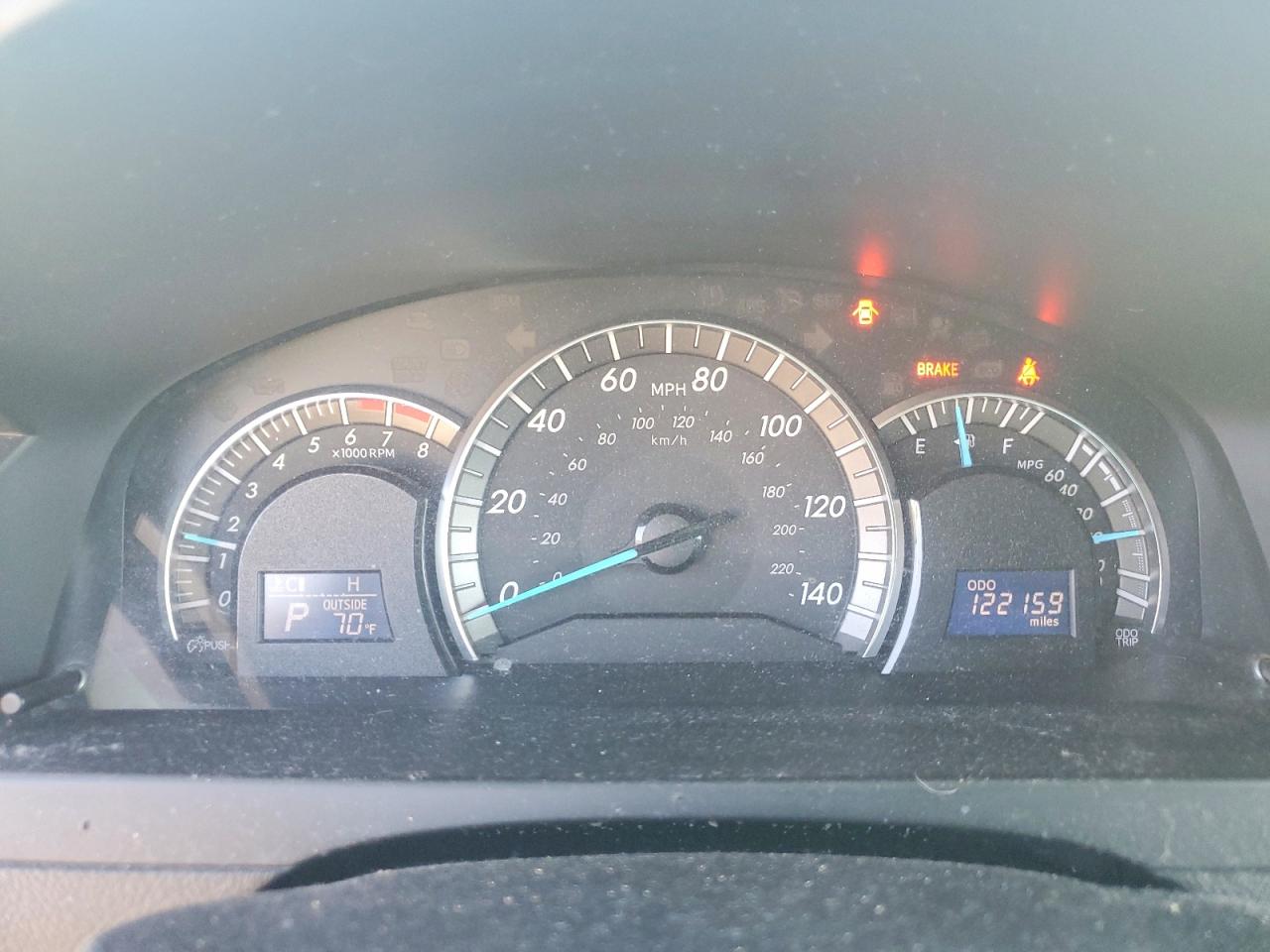 2013 TOYOTA CAMRY SE photo 17