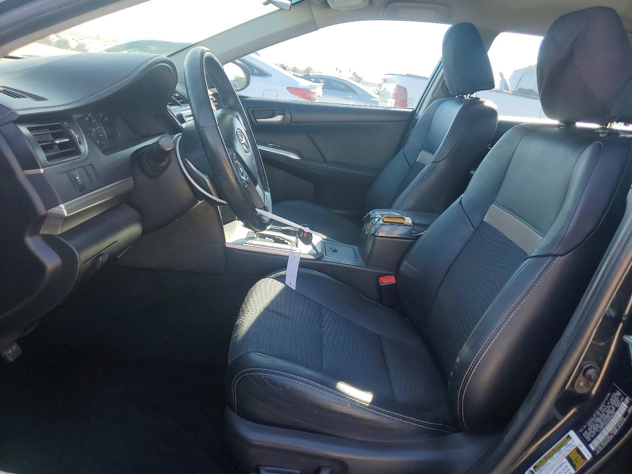 2013 TOYOTA CAMRY SE photo 13