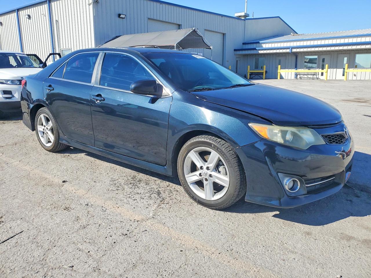 2013 TOYOTA CAMRY SE photo 7