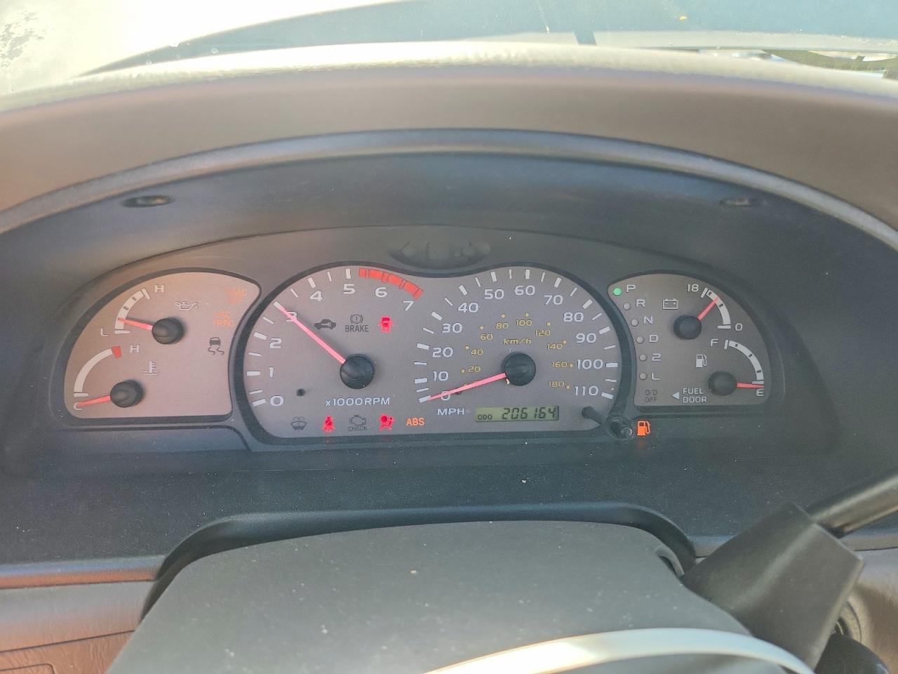 2002 TOYOTA SEQUOIA SR5 photo 17