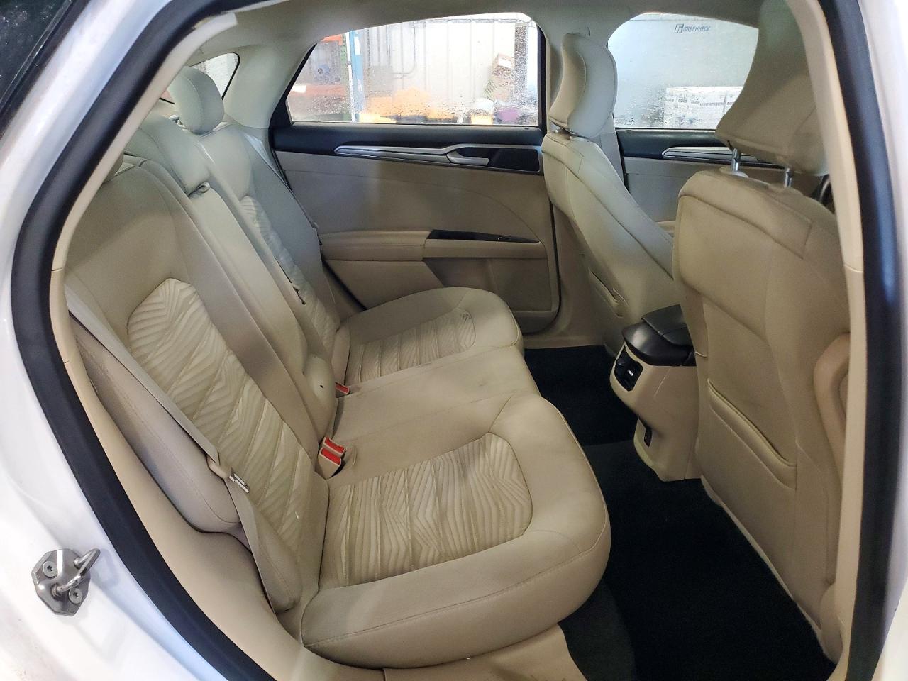 2016 FORD FUSION SE photo 19