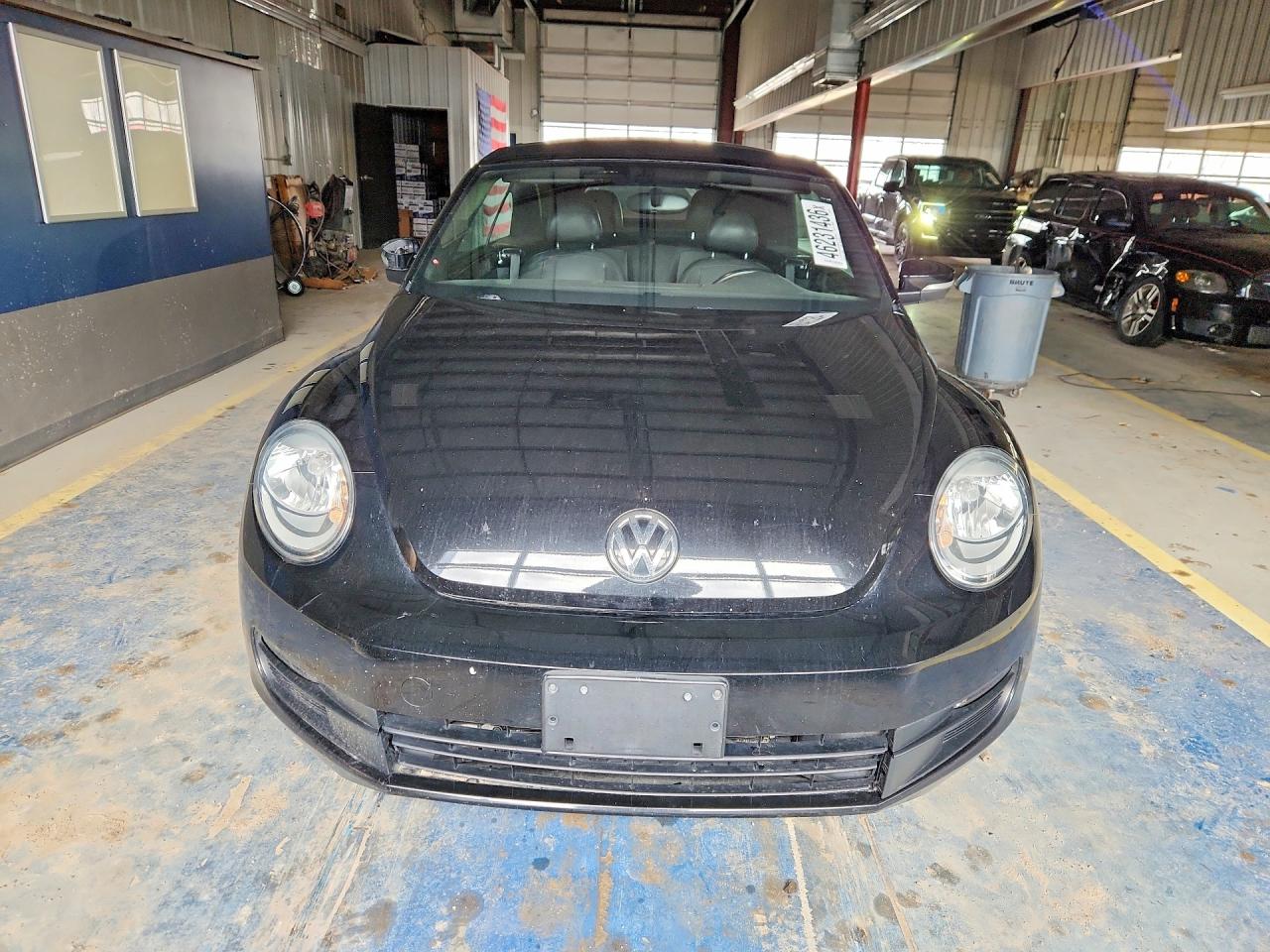 2014 VOLKSWAGEN BEETLE photo 5
