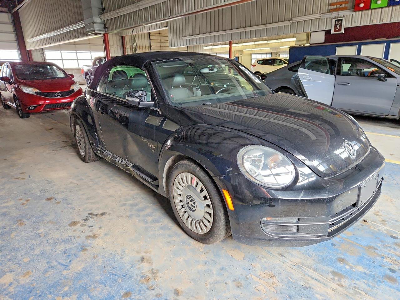 2014 VOLKSWAGEN BEETLE photo 4