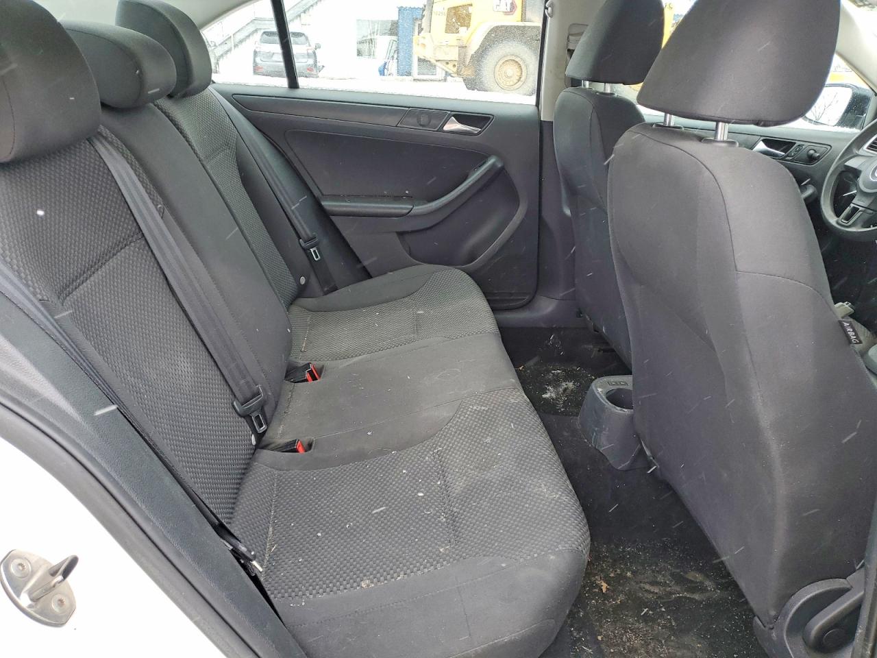 2013 VOLKSWAGEN JETTA BASE photo 28
