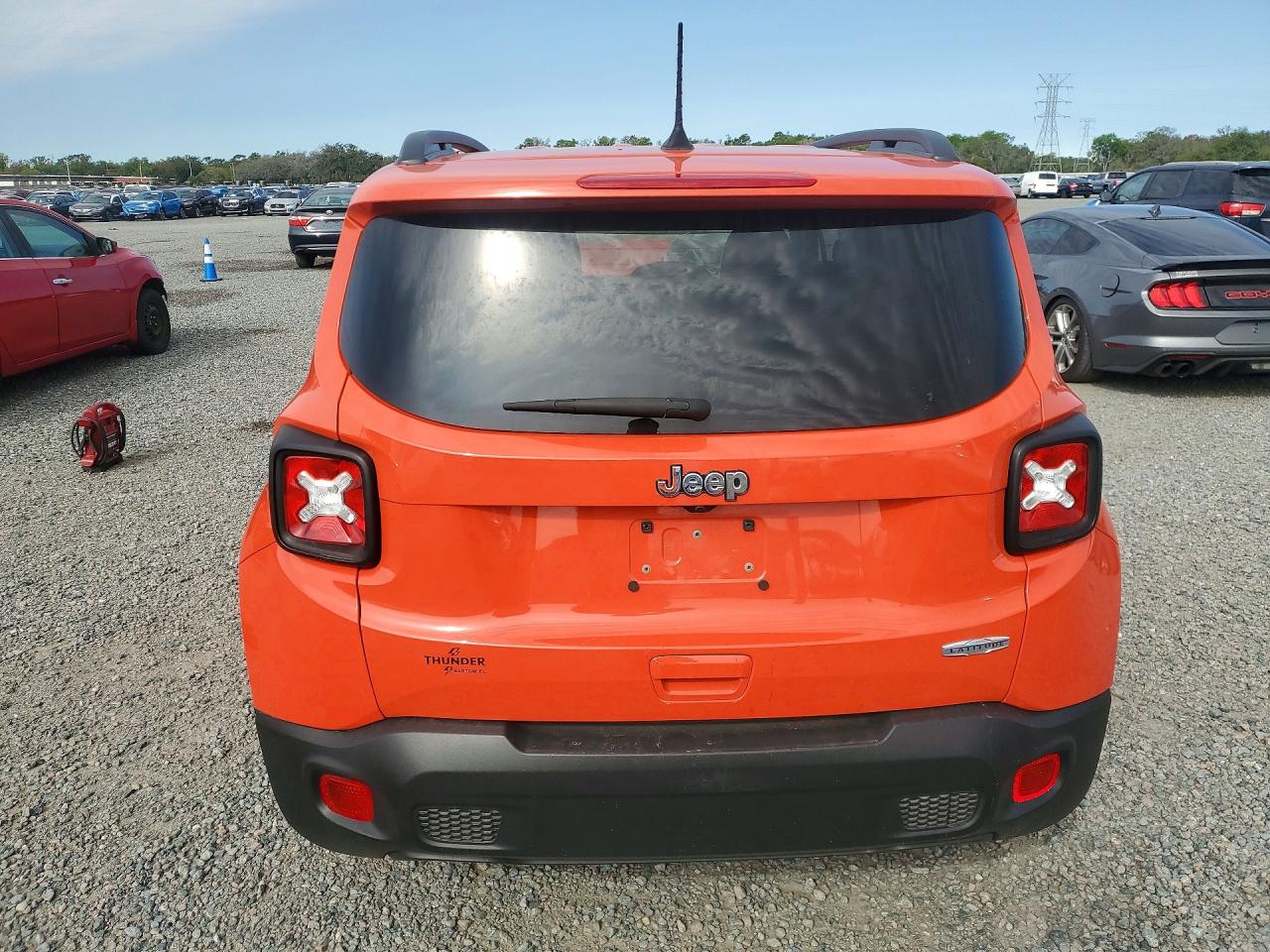 2019 JEEP RENEGADE LATITUDE photo 11