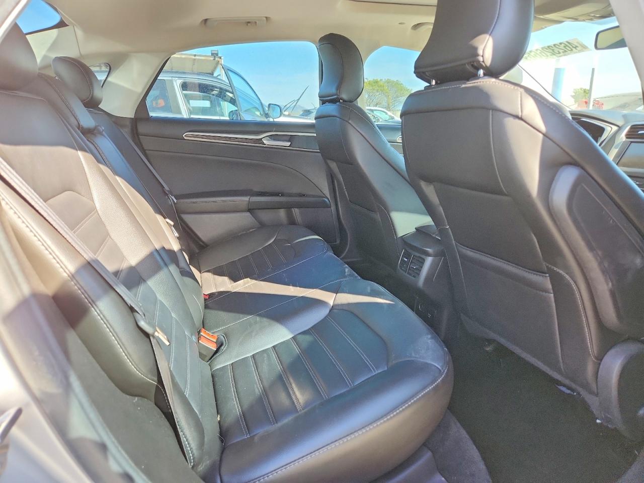 2016 FORD FUSION SE HYBRID photo 19