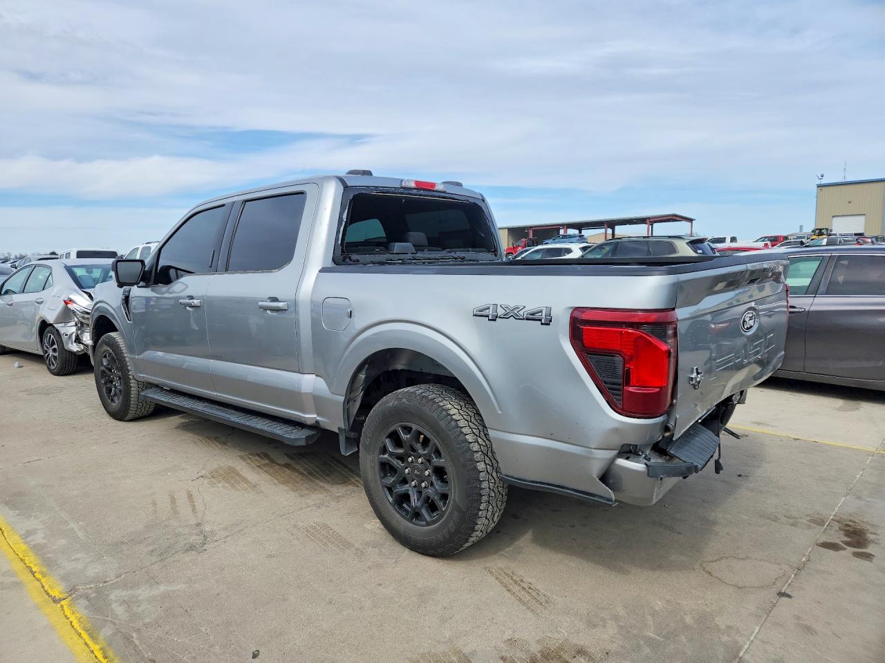 2024 FORD F150 XLT photo 3