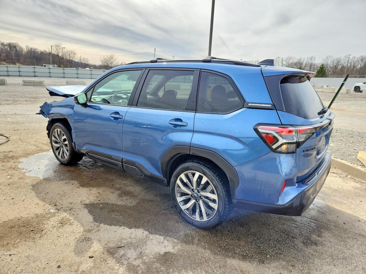 2025 SUBARU FORESTER TOURING photo 2