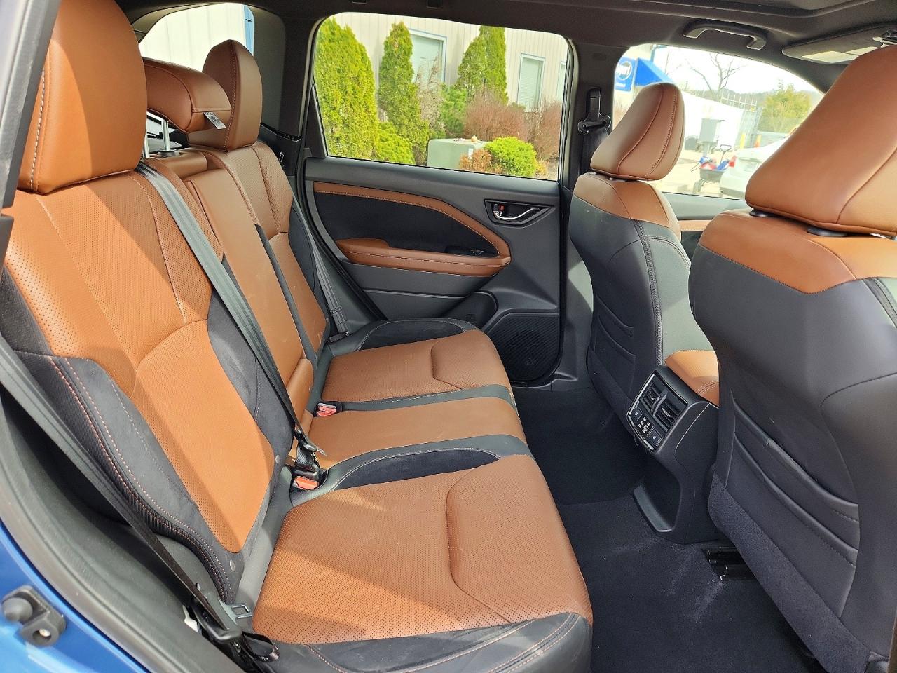 2025 SUBARU FORESTER TOURING photo 11
