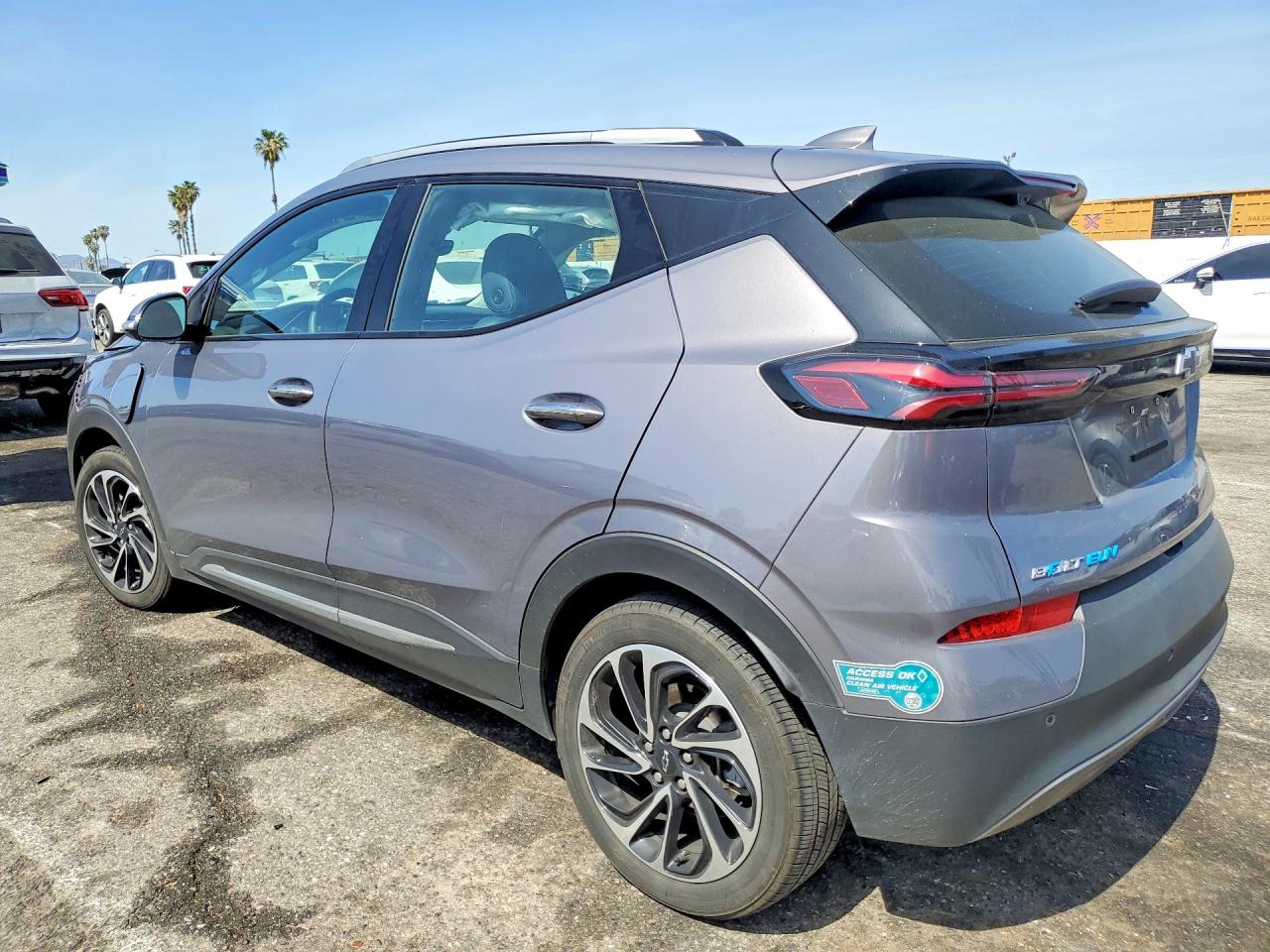 2023 CHEVROLET BOLT EUV PREMIER photo 2