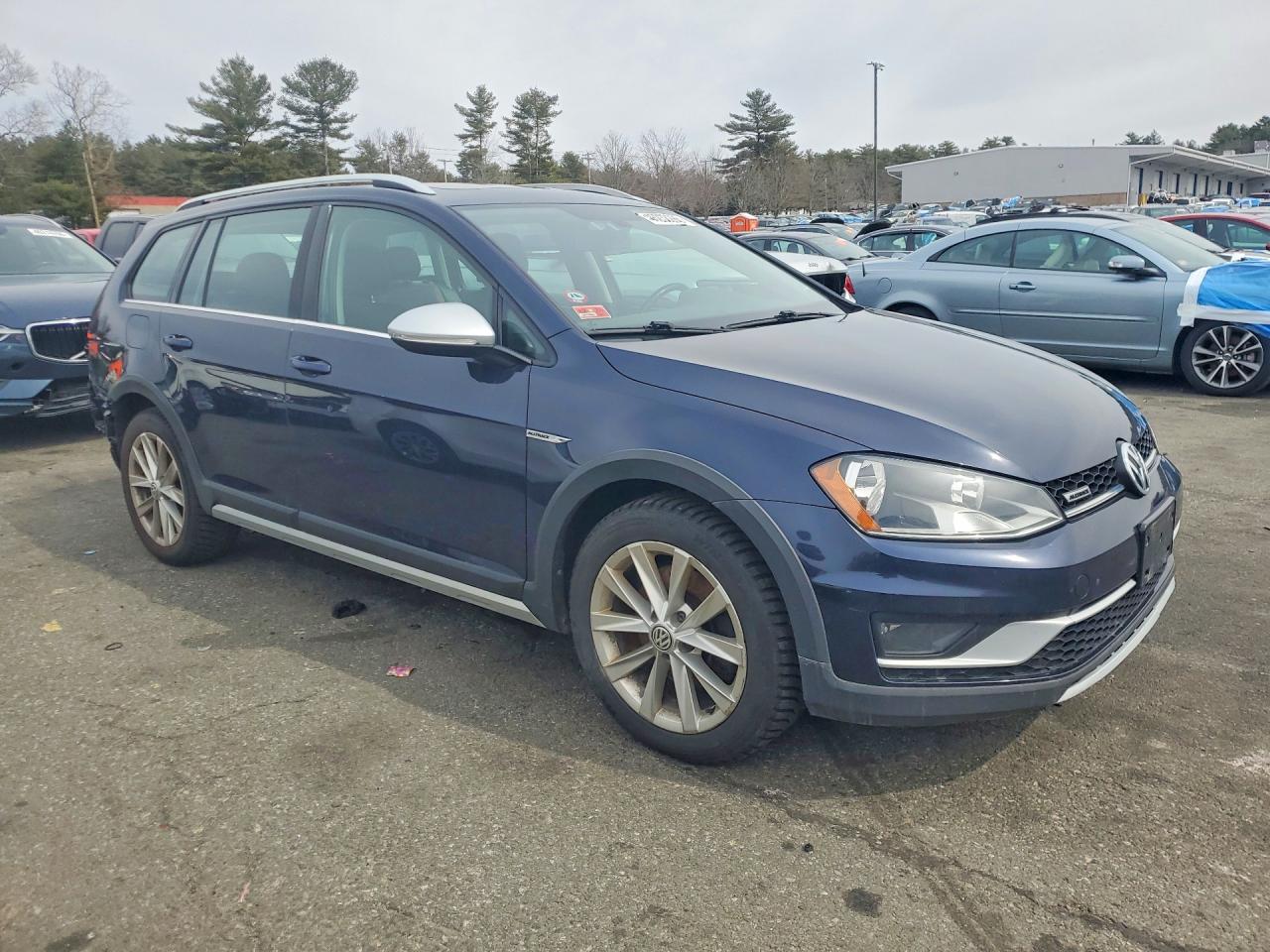 2017 VOLKSWAGEN GOLF ALLTRACK S photo 4