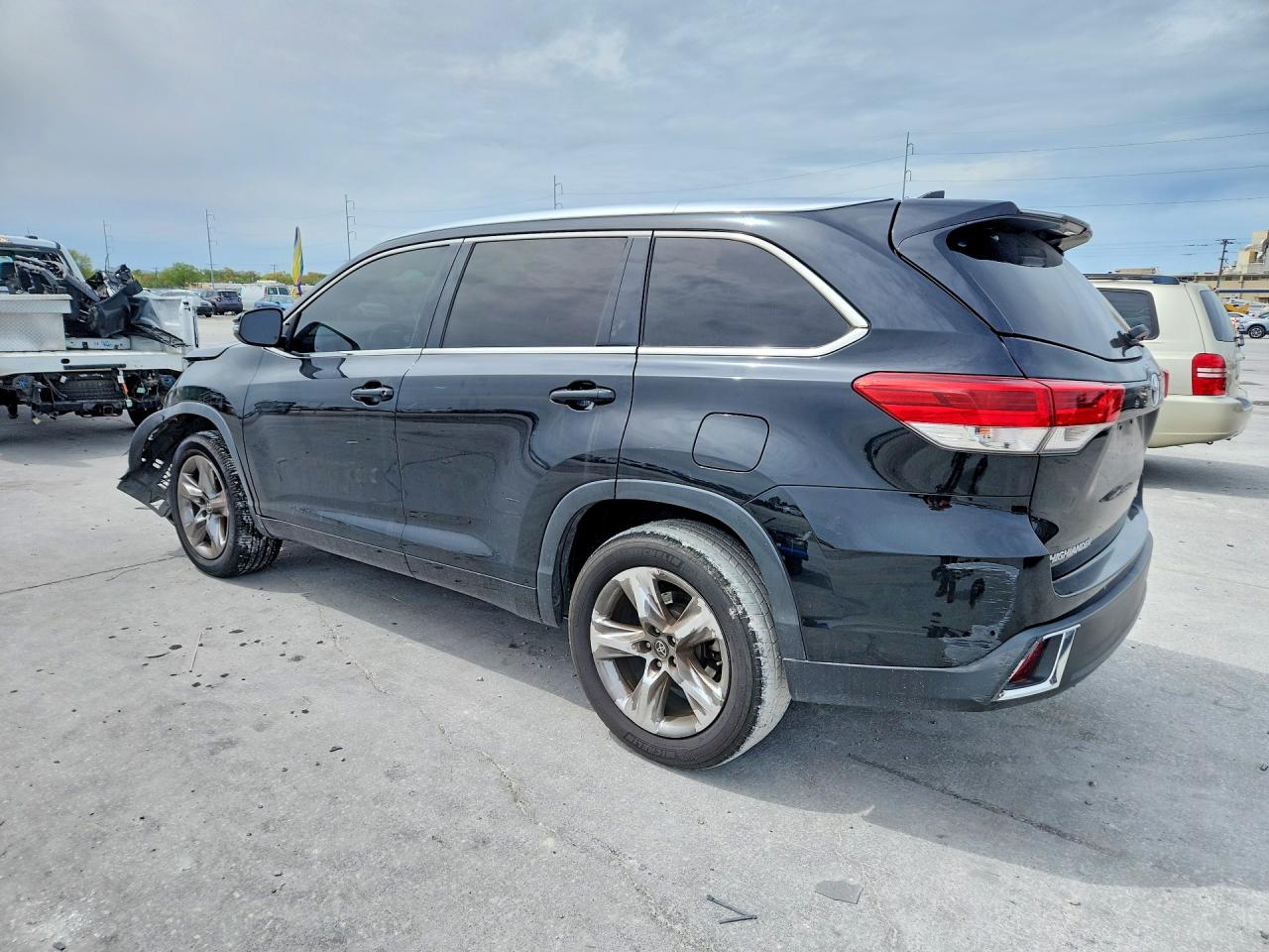 2018 TOYOTA HIGHLANDER LIMITED PLATINUM photo 3