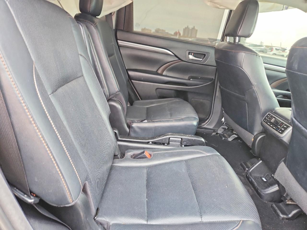 2018 TOYOTA HIGHLANDER LIMITED PLATINUM photo 21