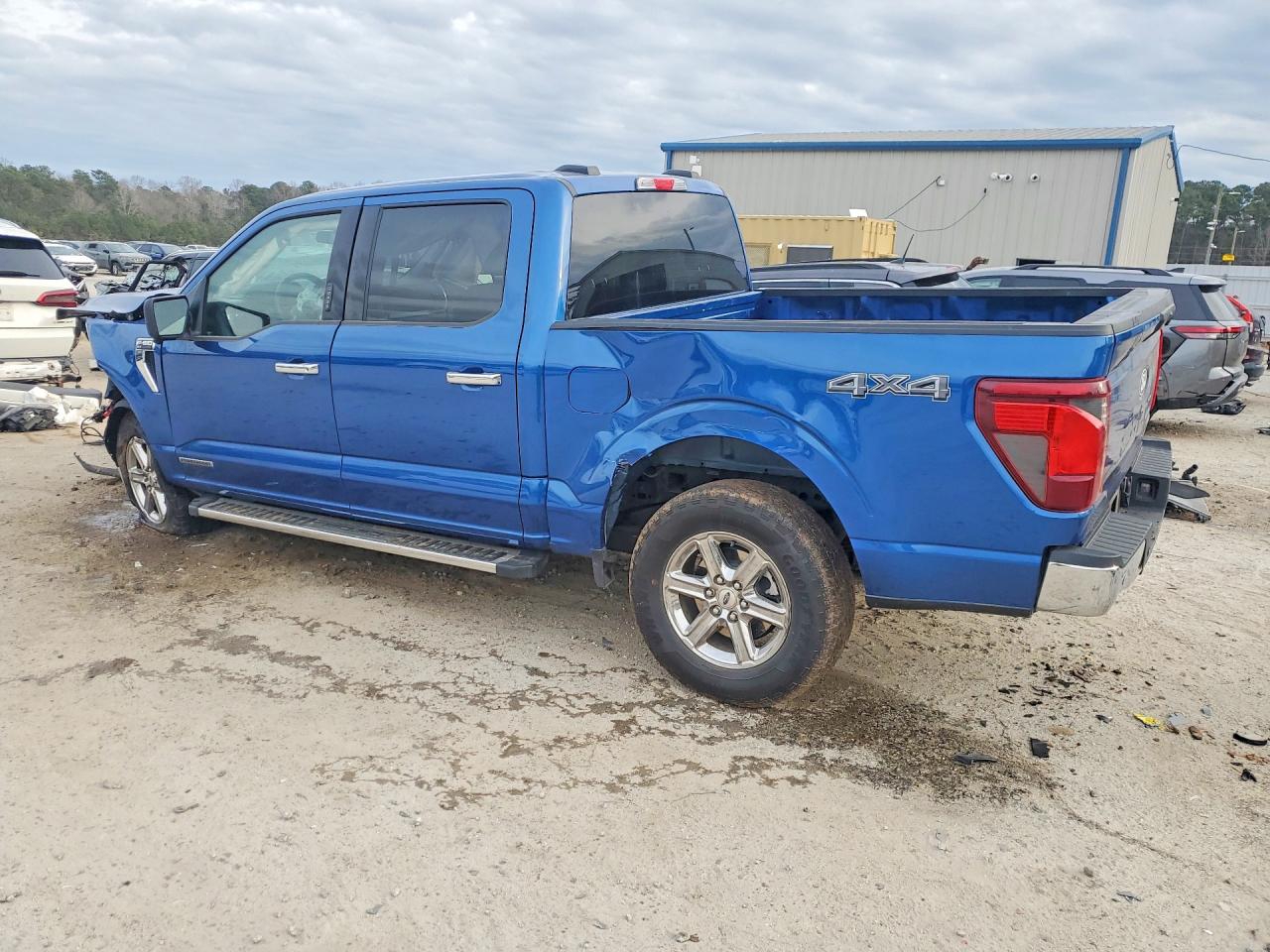 2024 FORD F150 XLT photo 2