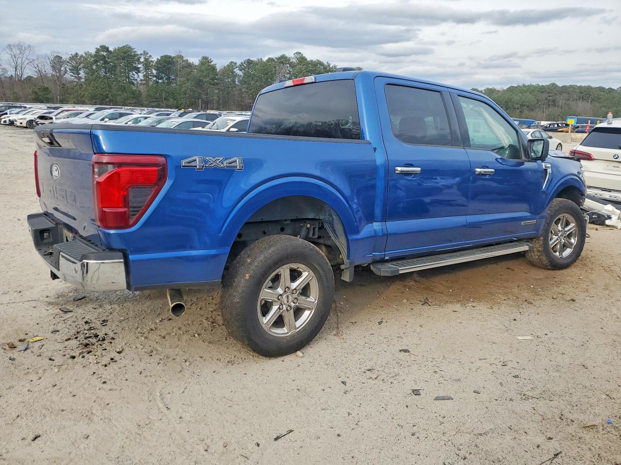 2024 FORD F150 XLT photo 3